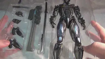 Unboxing Play Arts Kai Raiden action figure - Metal Gear Rising Revengeance