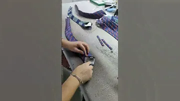 Neck tie ironing