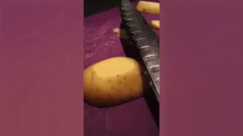 Slicing Kai Shun knife