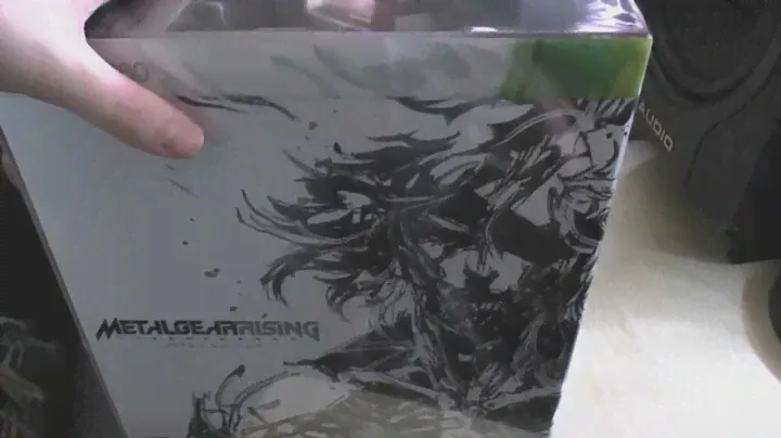 Metal Gear Rising Revengeance Limited Edition Un-boxing (UK)