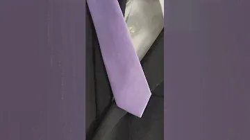 Lilac lavender purple men’s necktie.