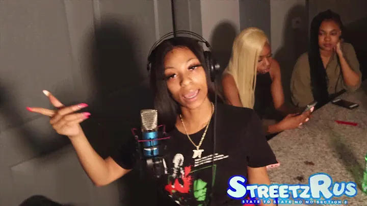 Streetzrus- Boss Kai performing "New Type" Live