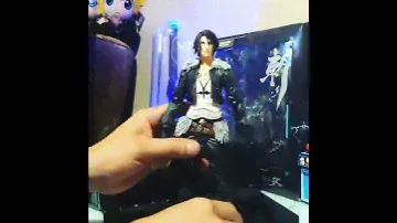 Dissidia Final Fantasy Play Arts Kai Squall Leonhart